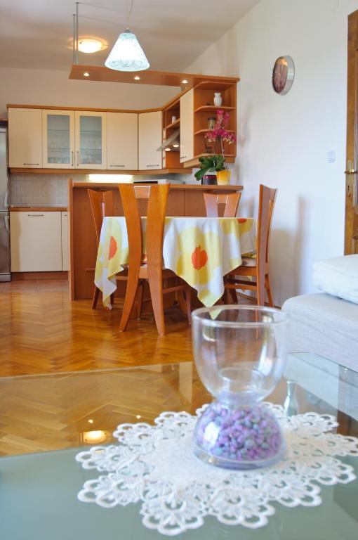 Hella Apartments Trogir Exterior photo