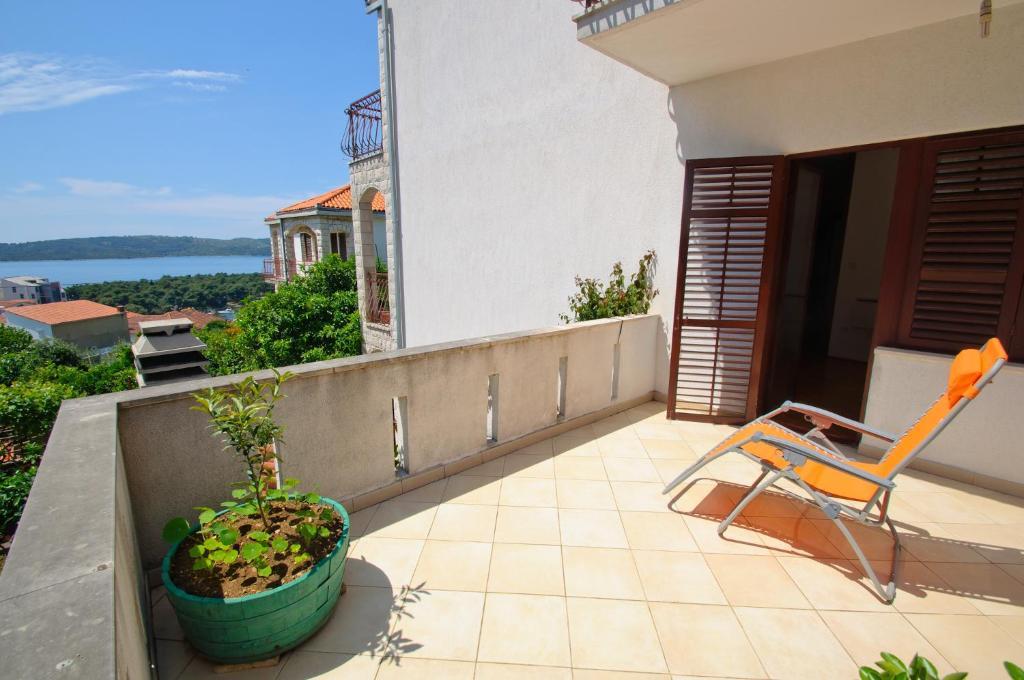 Hella Apartments Trogir Exterior photo