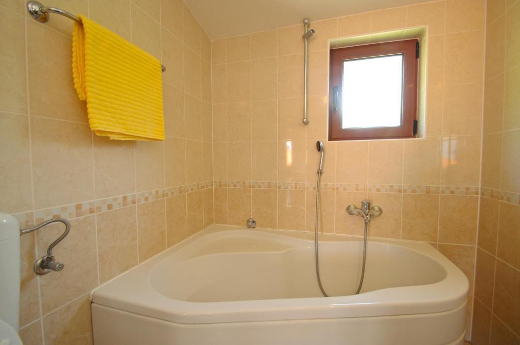 Hella Apartments Trogir Exterior photo